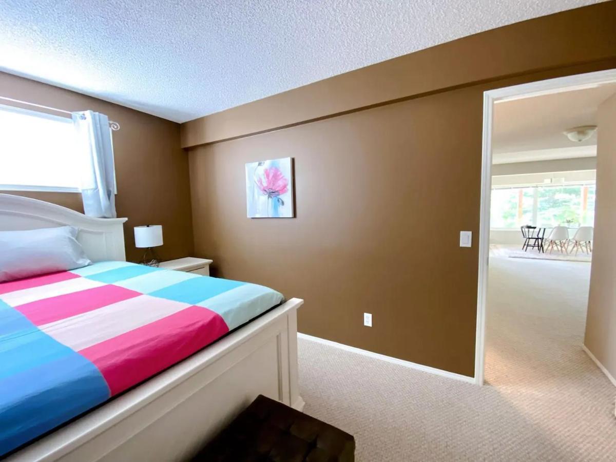 Private, Spacious, & Bright Home YYC Exterior foto