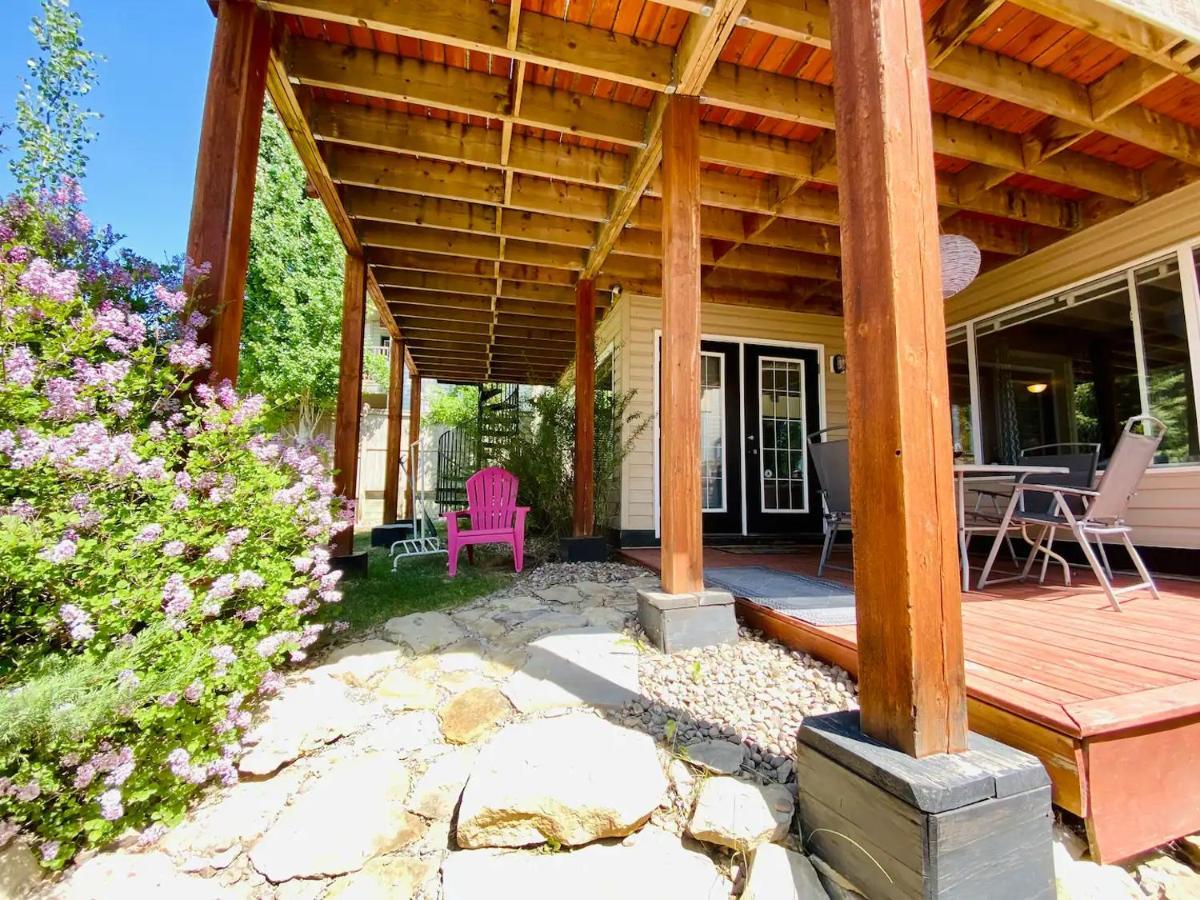 Private, Spacious, & Bright Home YYC Exterior foto